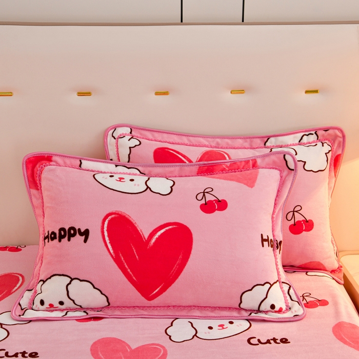 91家纺网 家纺一手货源 找家纺 2025新款230克8.5斤加厚高克重牛奶绒金貂绒法莱绒四件套冬季加绒法兰绒床裙款 萌宠乐园