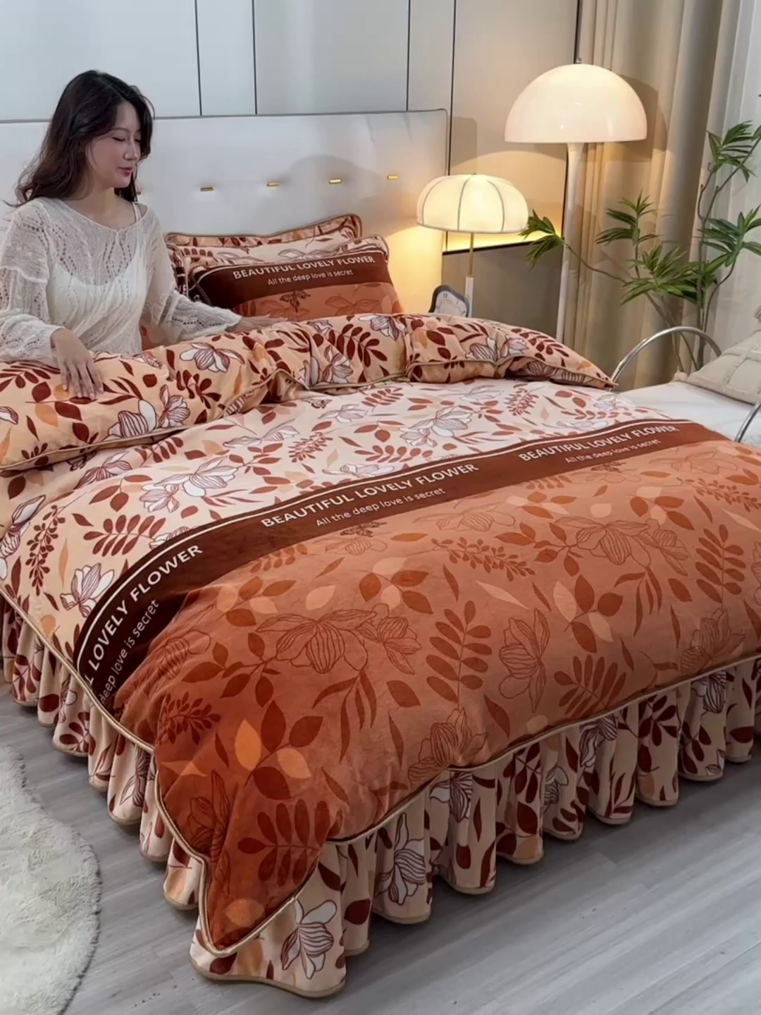 91家纺网 家纺一手货源 找家纺 2025新款230克8.5斤加厚高克重牛奶绒金貂绒法莱绒四件套冬季加绒法兰绒床裙款 枝繁叶茂