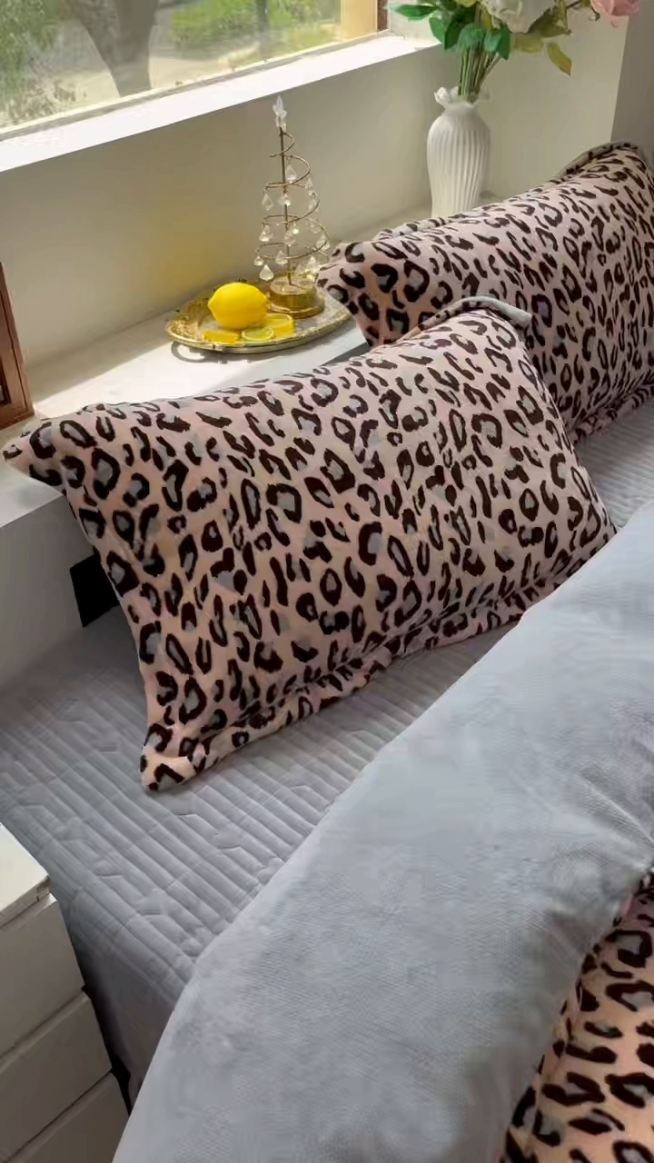 91家纺网 家纺一手货源 找家纺 （总）恋尚羽家纺 2025新款印花牛奶绒大床裙床盖四件套