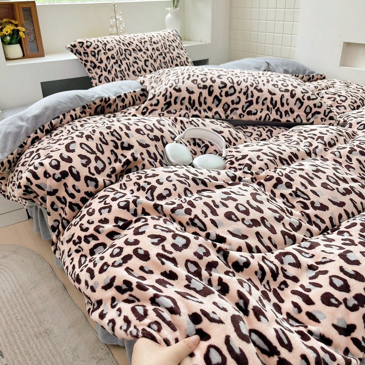 91家纺网 家纺一手货源 找家纺 （总）恋尚羽家纺 2025新款印花牛奶绒大床裙床盖四件套