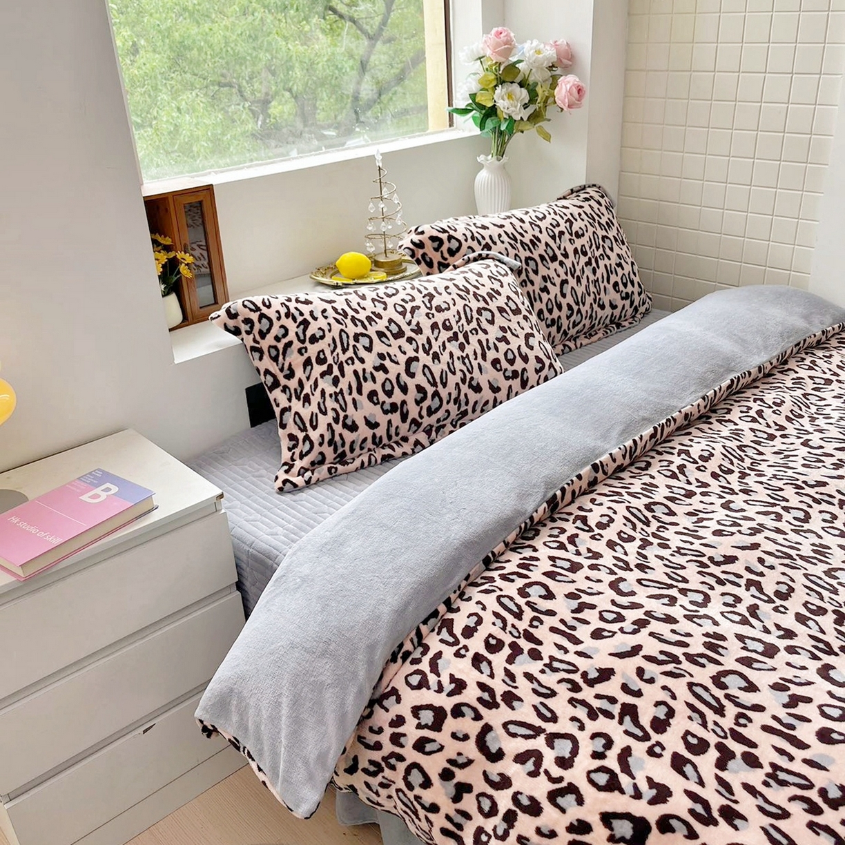 91家纺网 家纺一手货源 找家纺 （总）恋尚羽家纺 2025新款印花牛奶绒大床裙床盖四件套