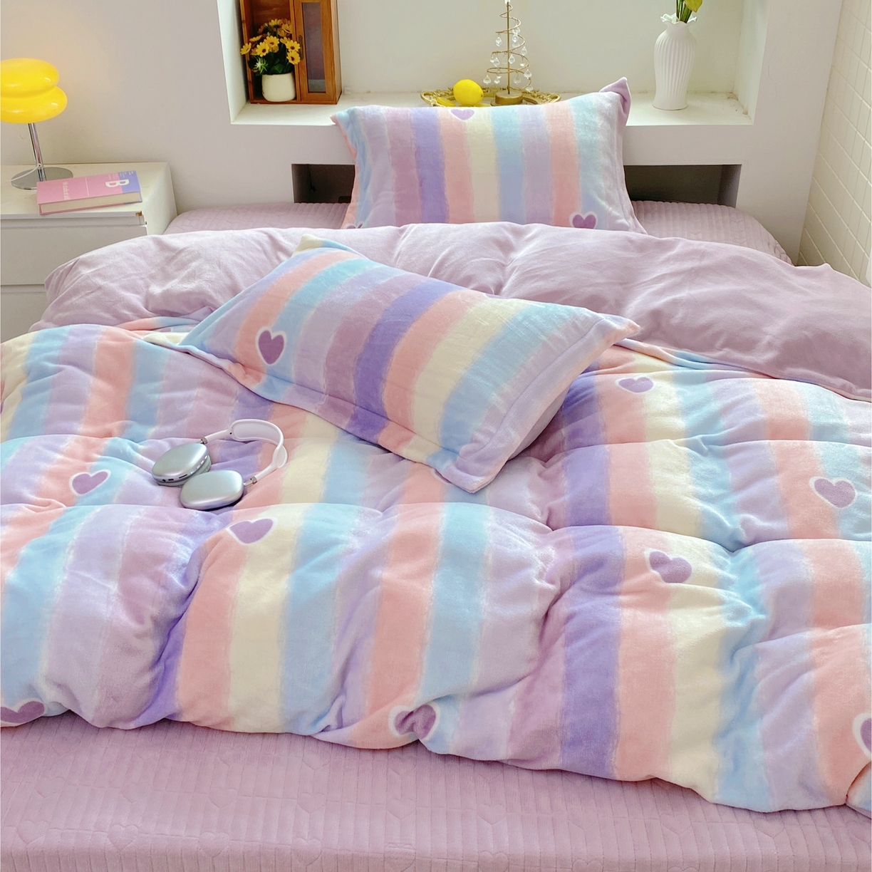 91家纺网 家纺一手货源 找家纺 恋尚羽家纺 2025新款印花牛奶绒大床裙床盖四件套 彩虹