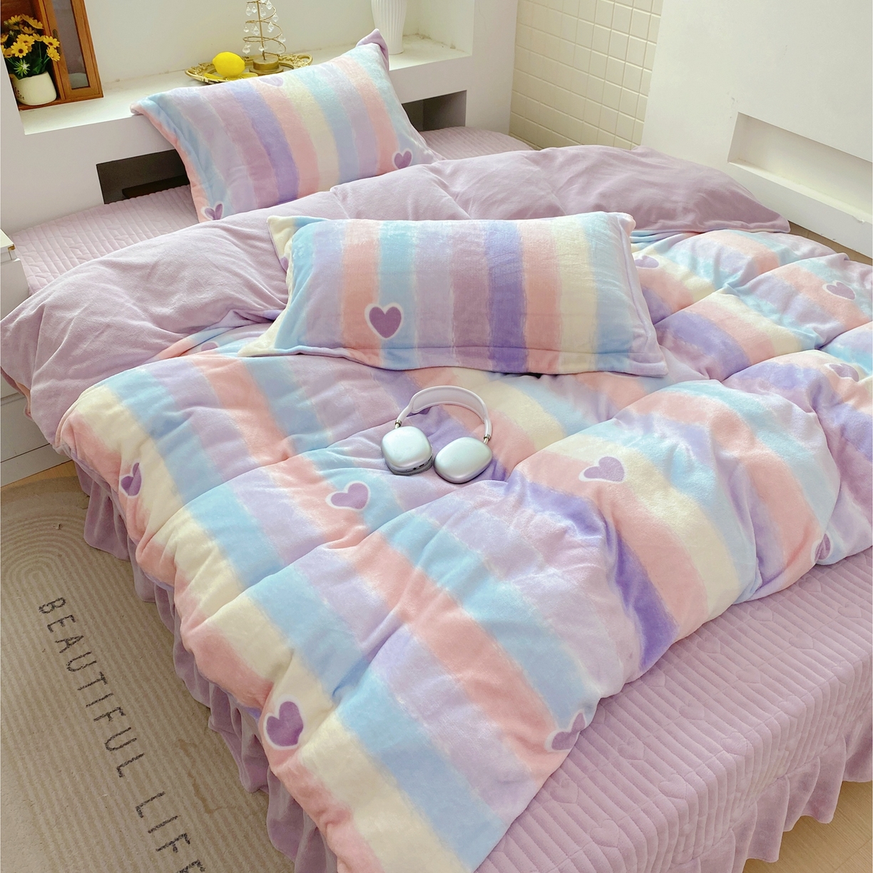 91家纺网 家纺一手货源 找家纺 恋尚羽家纺 2025新款印花牛奶绒大床裙床盖四件套 彩虹