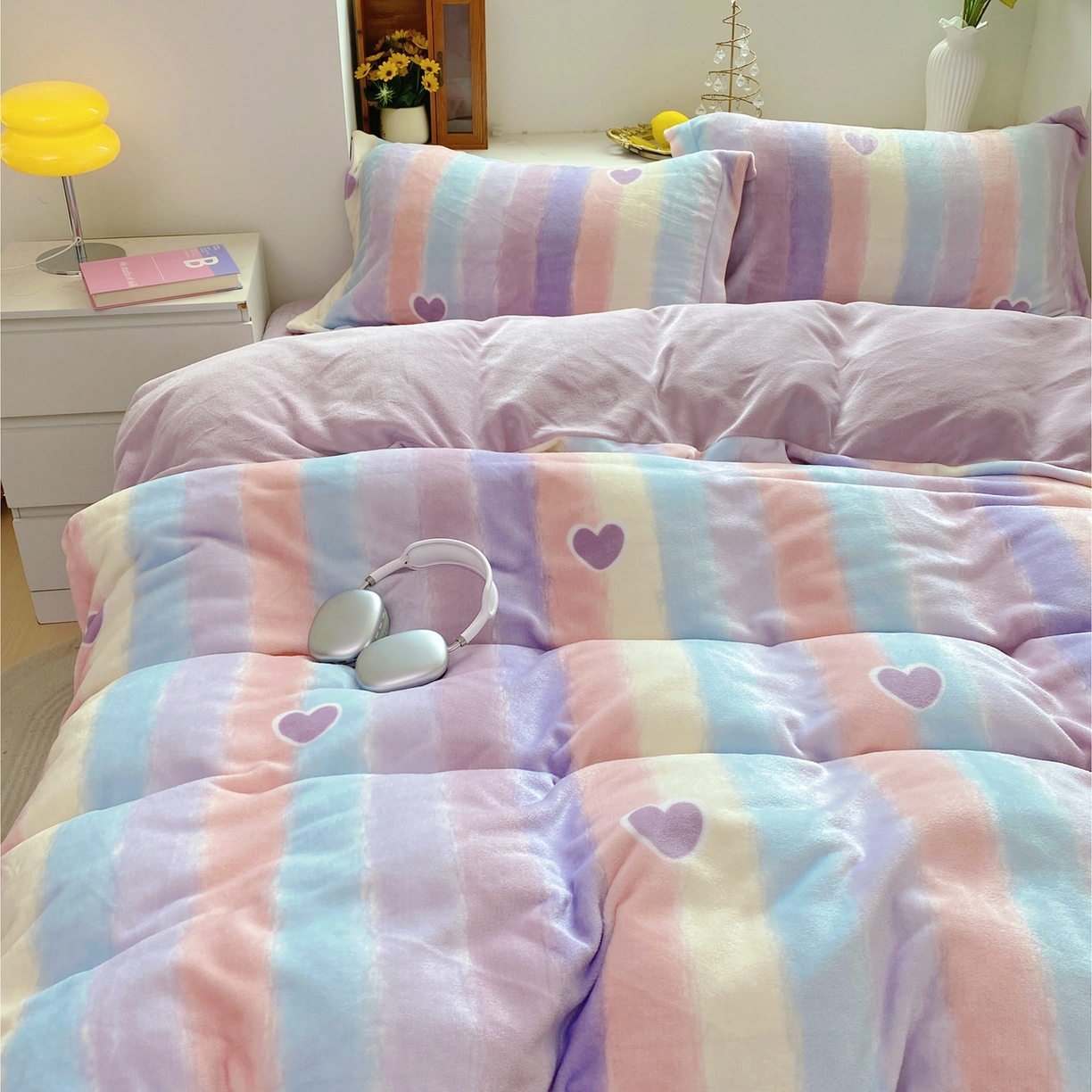 91家纺网 家纺一手货源 找家纺 恋尚羽家纺 2025新款印花牛奶绒大床裙床盖四件套 彩虹