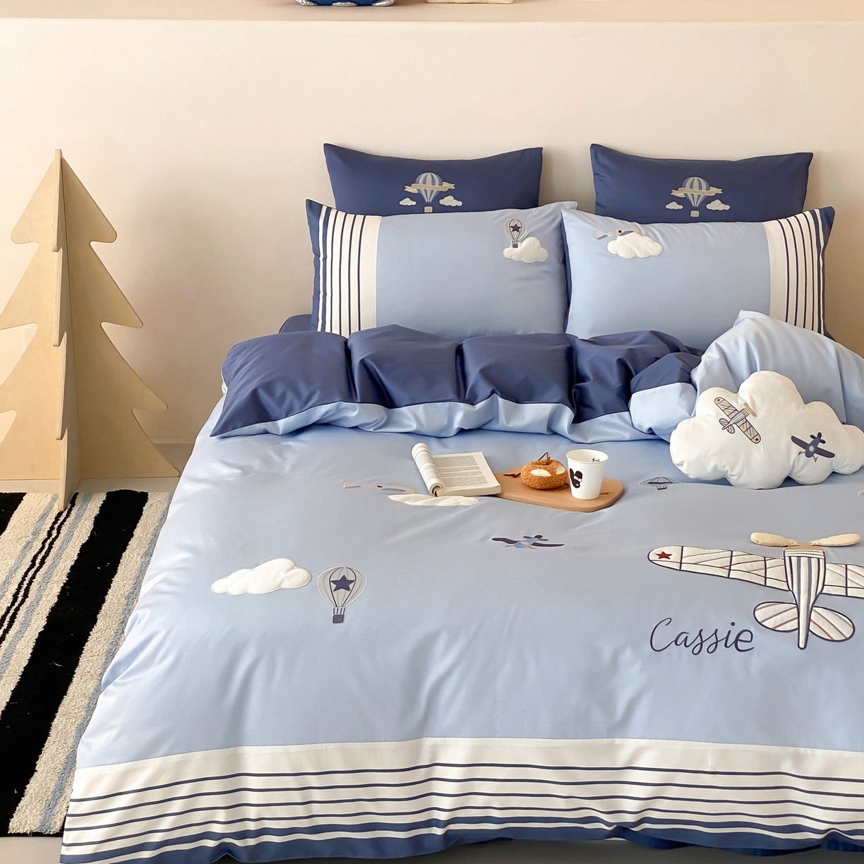 91家纺网 家纺一手货源 找家纺 （总）曼布缇 2025新款长绒棉纯棉贴布绣四件套-逐梦（送抱枕）（会员减20，券后338/368/388起）