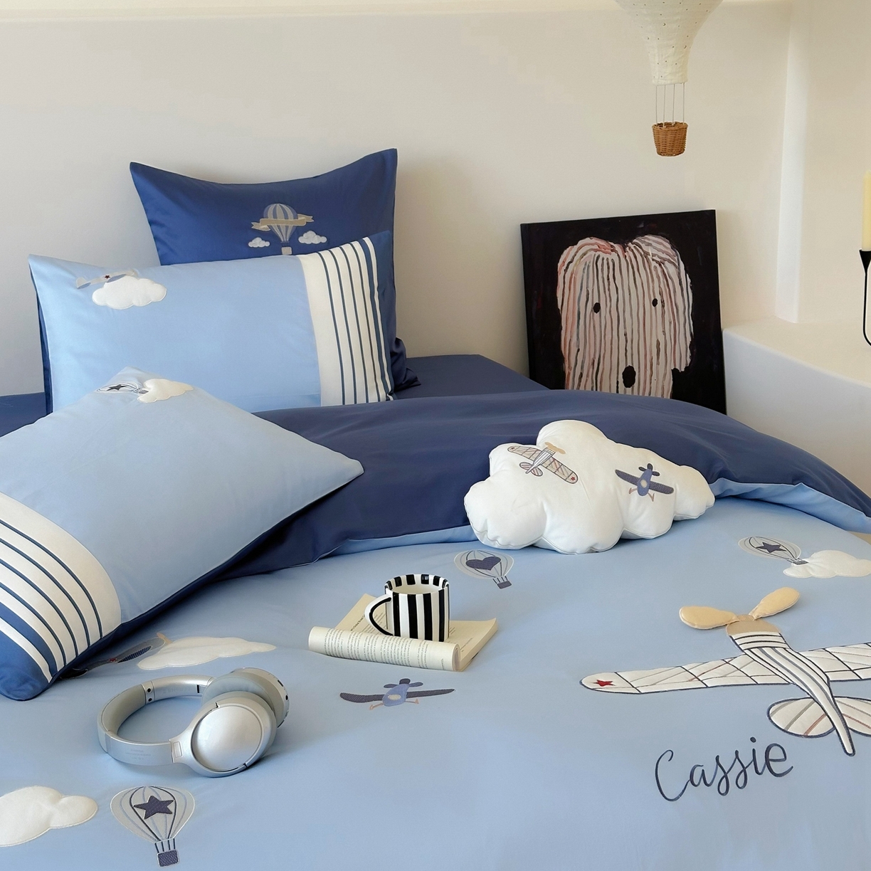 91家纺网 家纺一手货源 找家纺 曼布缇 2025新款长绒棉纯棉贴布绣四件套-逐梦（送抱枕）（会员减20，券后338/368/388起） 逐梦-场景一