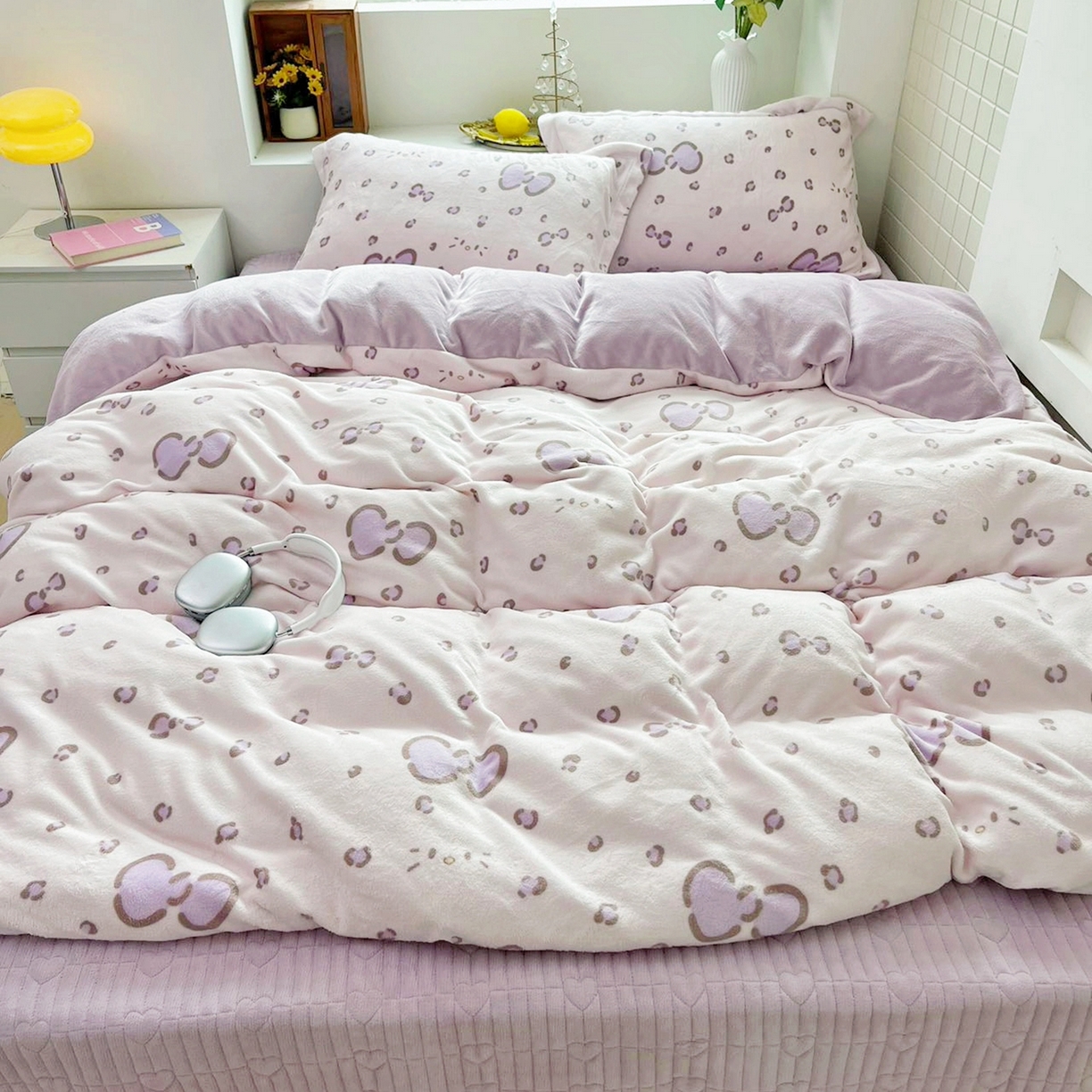 91家纺网 家纺一手货源 找家纺 恋尚羽家纺 2025新款印花牛奶绒大床裙床盖四件套 米妮紫