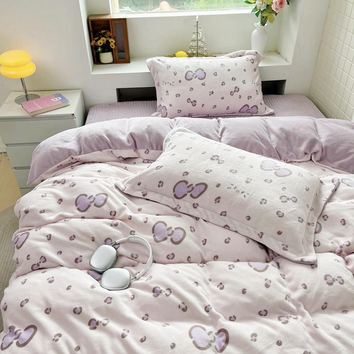 91家纺网 家纺一手货源 找家纺 恋尚羽家纺 2025新款印花牛奶绒大床裙床盖四件套 米妮紫