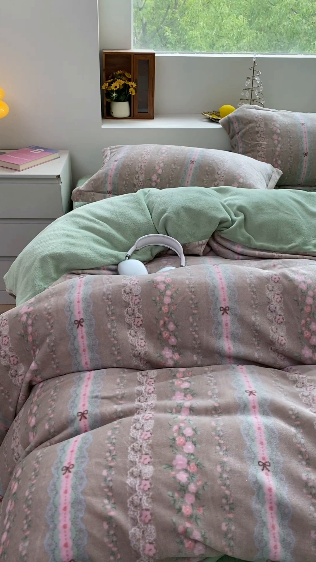 91家纺网 家纺一手货源 找家纺 恋尚羽家纺 2025新款印花牛奶绒大床裙床盖四件套 雨棠