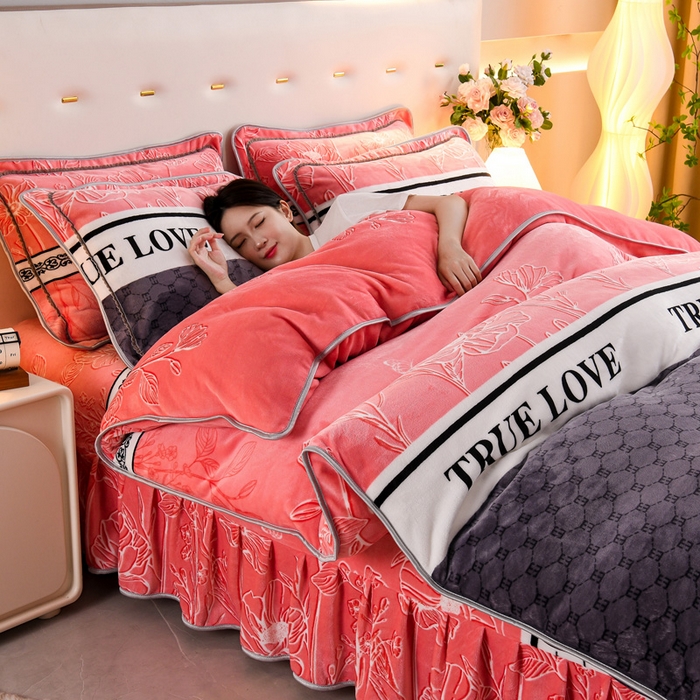 91家纺网 家纺一手货源 找家纺 静缘分 2025新款230克特厚8.5斤牛奶绒金貂绒床裙款保暖四件套-真爱