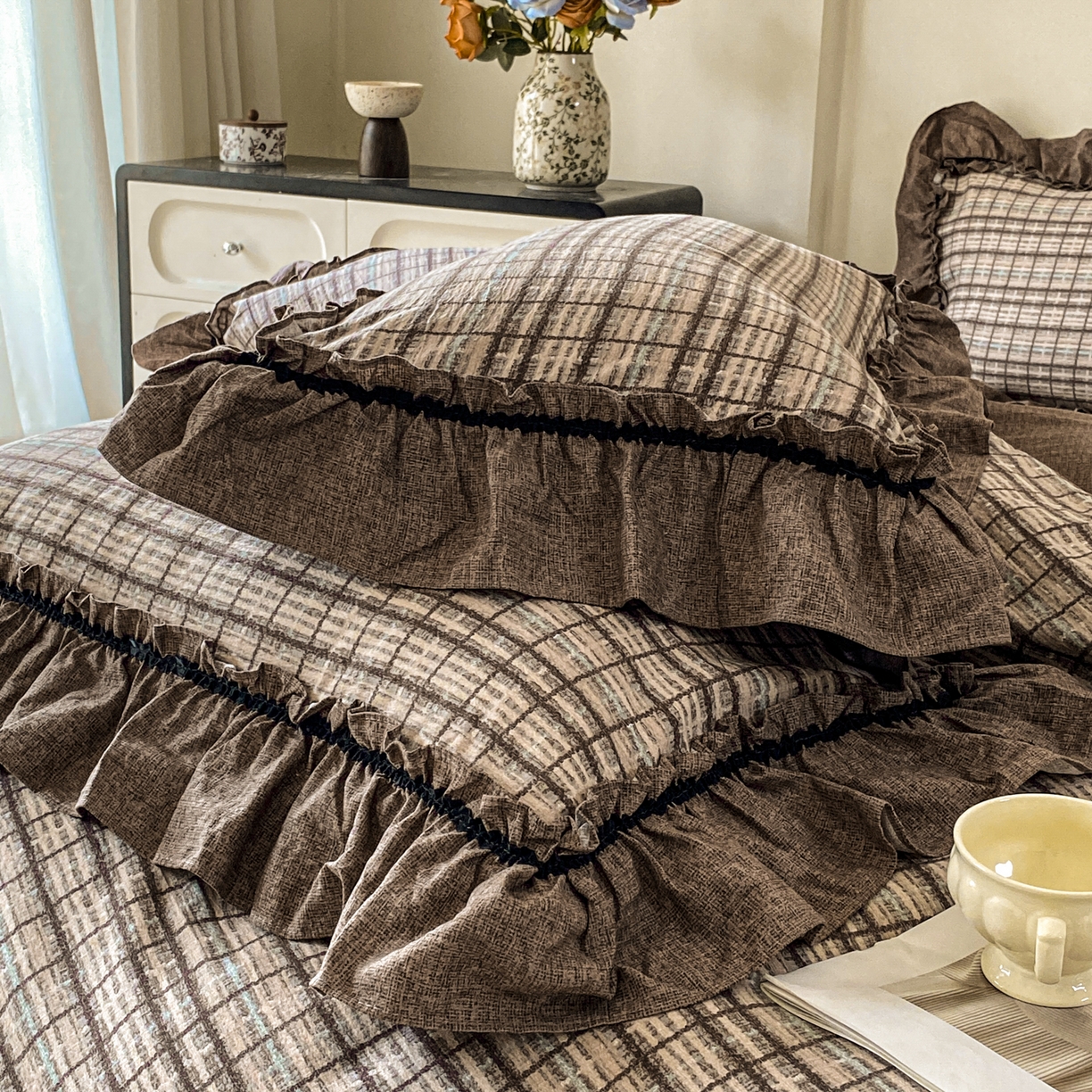 91家纺网 家纺一手货源 找家纺 仟网汇 2025新款复古风亚麻原麻花边四件套 格韵