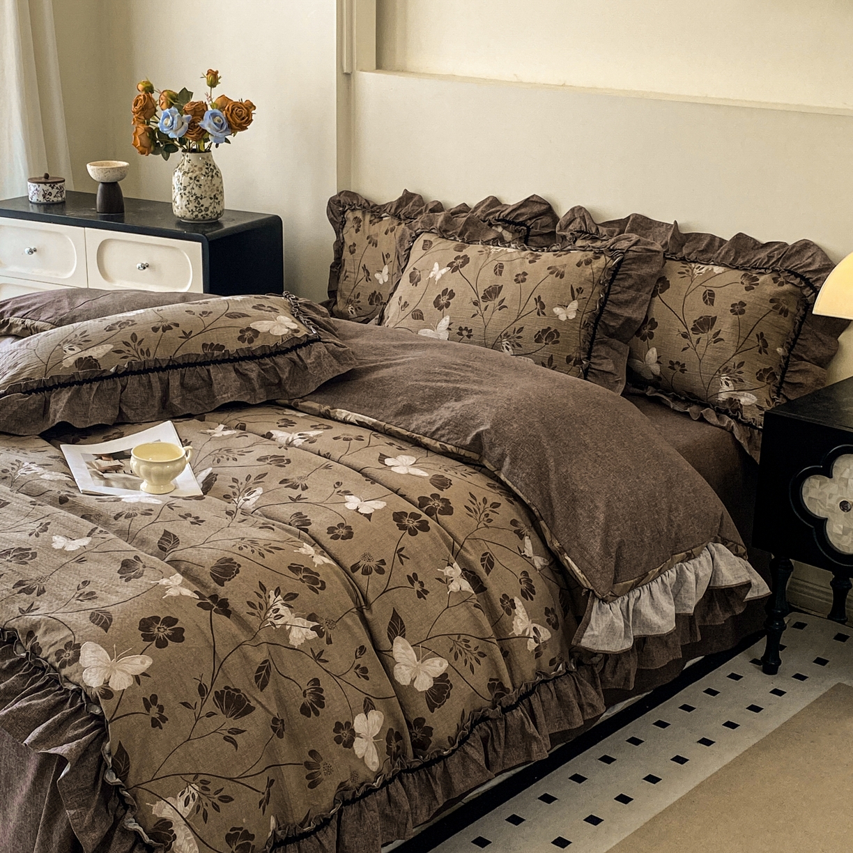 91家纺网 家纺一手货源 找家纺 仟网汇 2025新款复古风亚麻原麻花边四件套 蝶之舞