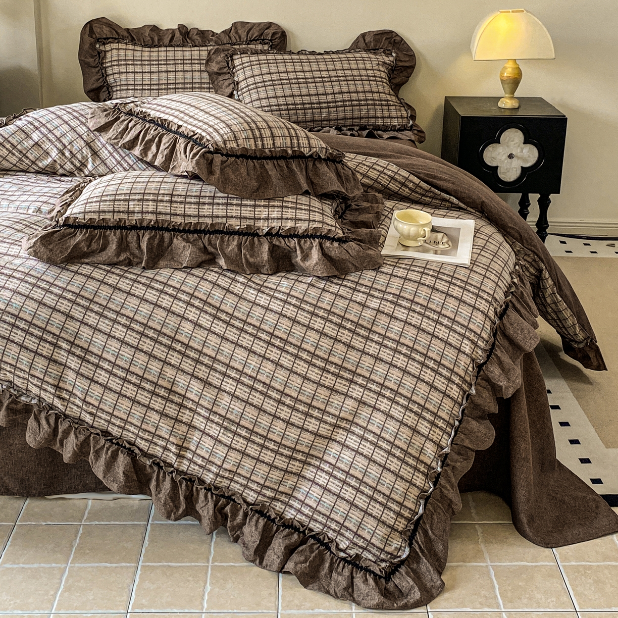 91家纺网 家纺一手货源 找家纺 仟网汇 2025新款复古风亚麻原麻花边四件套 格韵