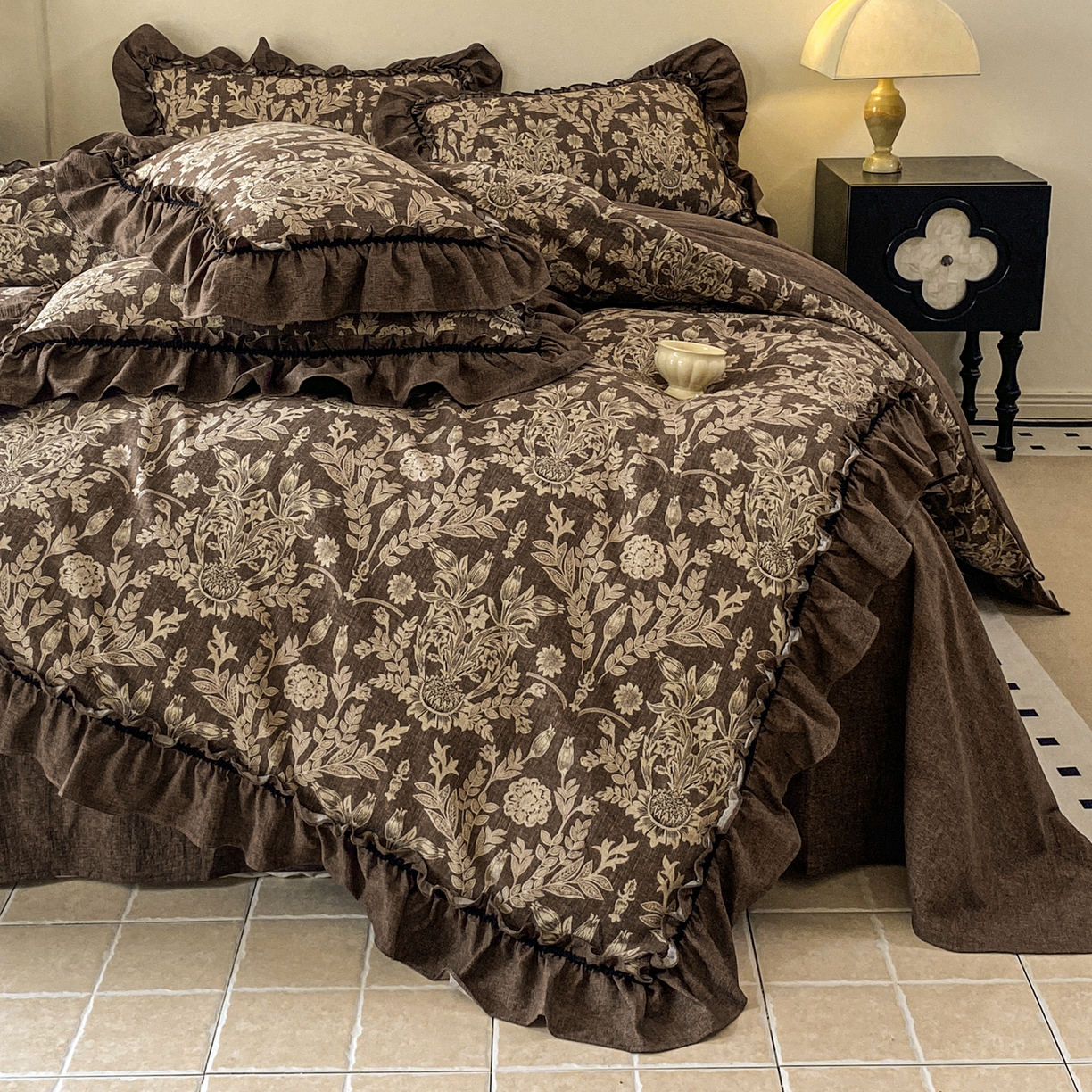 91家纺网 家纺一手货源 找家纺 仟网汇 2025新款复古风亚麻原麻花边四件套 秋海棠