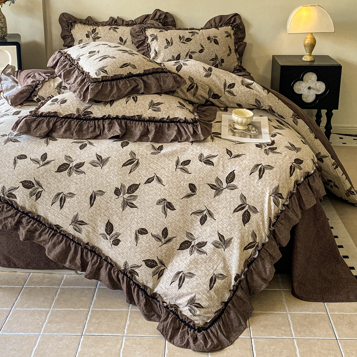 91家纺网 家纺一手货源 找家纺 仟网汇 2025新款复古风亚麻原麻花边四件套 叶影