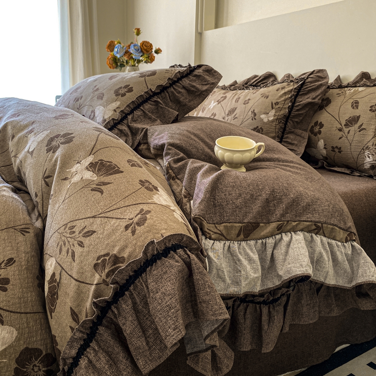 仟网汇 2025新款复古风亚麻原麻花边四件套 蝶之舞