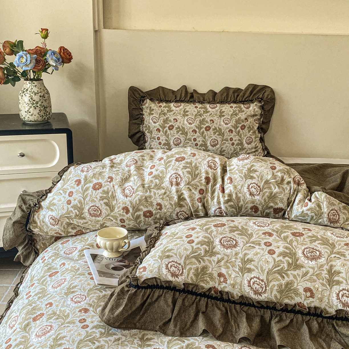 91家纺网 家纺一手货源 找家纺 仟网汇 2025新款复古风亚麻原麻花边四件套 太阳花