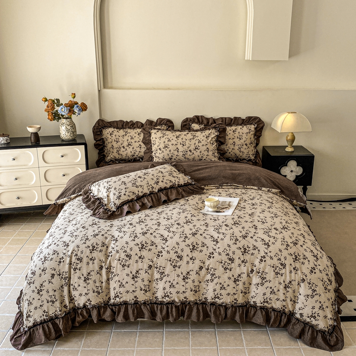 91家纺网 家纺一手货源 找家纺 仟网汇 2025新款复古风亚麻原麻花边四件套 棕篱