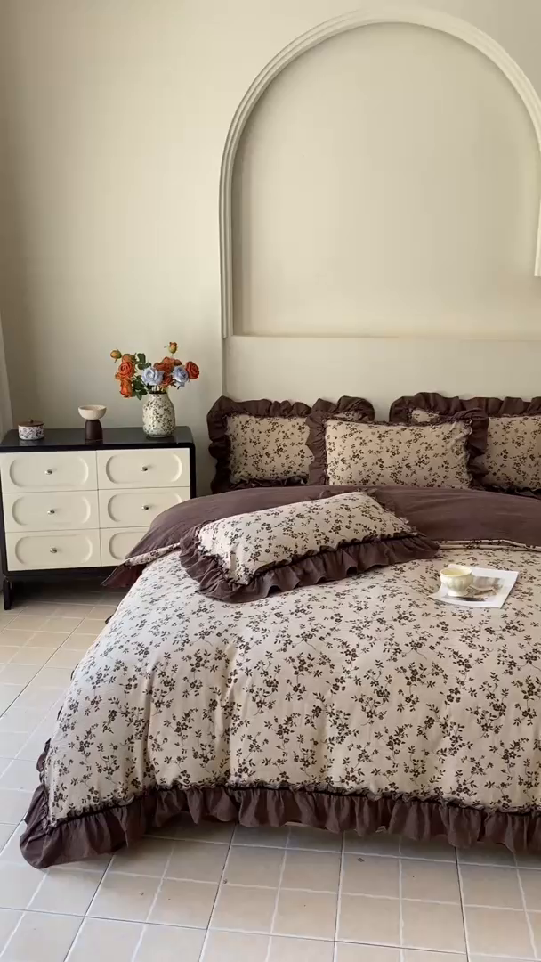 91家纺网 家纺一手货源 找家纺 仟网汇 2025新款复古风亚麻原麻花边四件套 棕篱