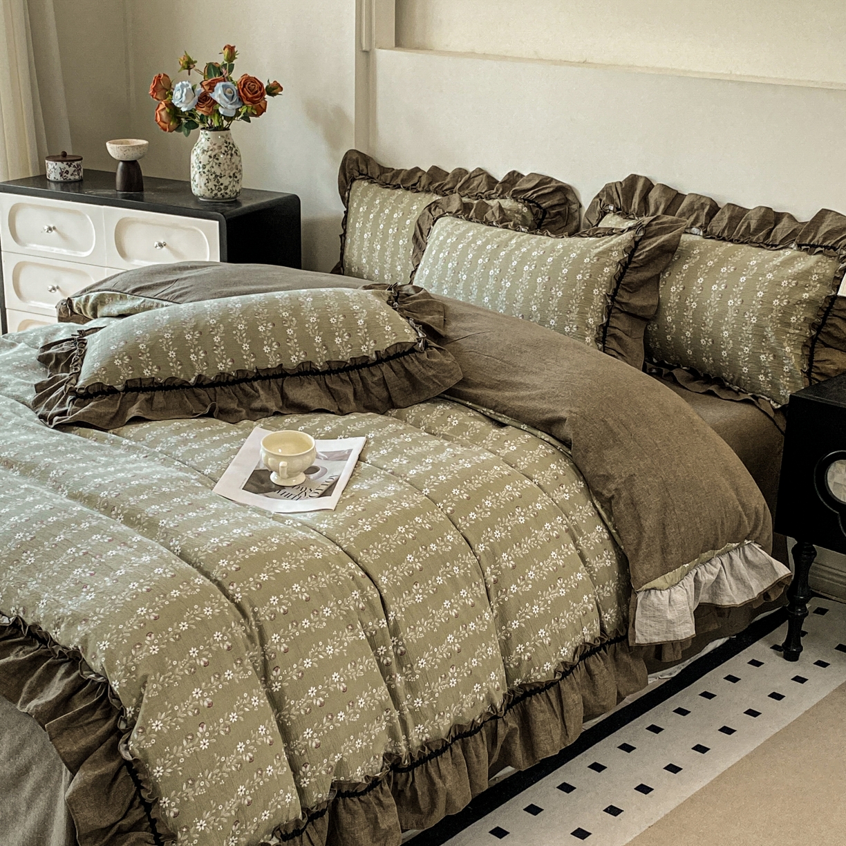 91家纺网 家纺一手货源 找家纺 仟网汇 2025新款复古风亚麻原麻花边四件套 绿茵