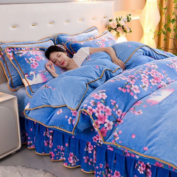 91家纺网 家纺一手货源 找家纺 静缘分 2025新款230克特厚8.5斤牛奶绒金貂绒床裙款保暖四件套-一见钟情