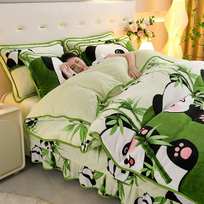 91家纺网 家纺一手货源 找家纺 静缘分 2025新款230克特厚8.5斤牛奶绒金貂绒床裙款保暖四件套-熊猫抱竹