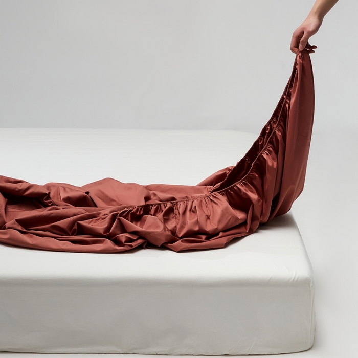 91家纺网 家纺一手货源 找家纺 红淳家纺 2025新款50s长绒棉纯色四件套及单品-单床笠 秋香红