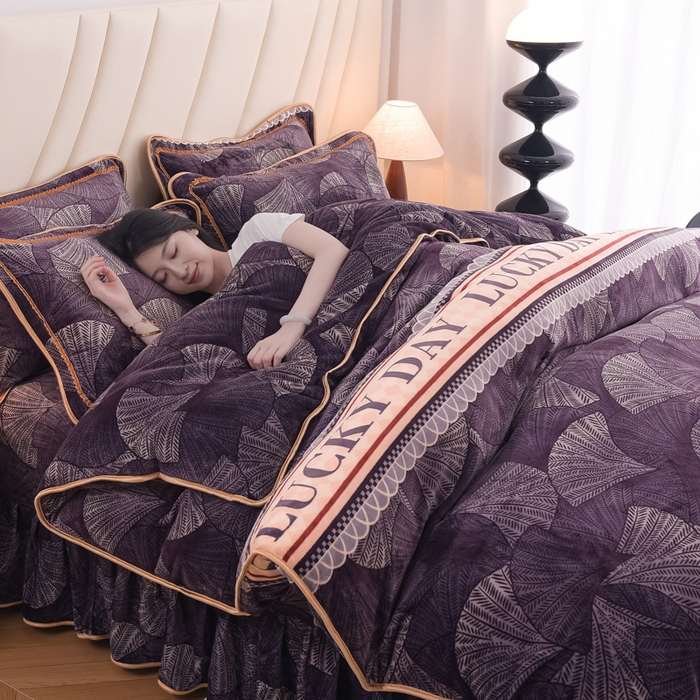 91家纺网 家纺一手货源 找家纺 首选家纺 2025新款加厚保暖牛奶绒金貂绒法莱绒床裙款四件套 银杏叶