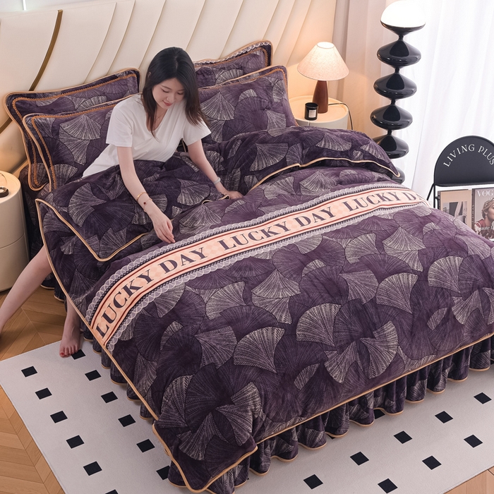 91家纺网 家纺一手货源 找家纺 首选家纺 2025新款加厚保暖牛奶绒金貂绒法莱绒床裙款四件套 银杏叶