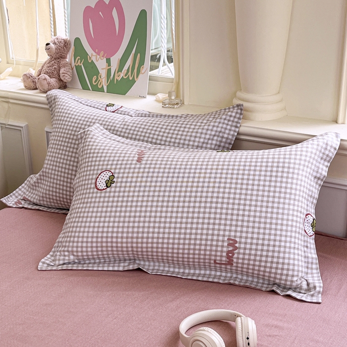 红淳家纺 2025新款亲肤舒适全棉印花简约单枕套 格纹水果（咖）