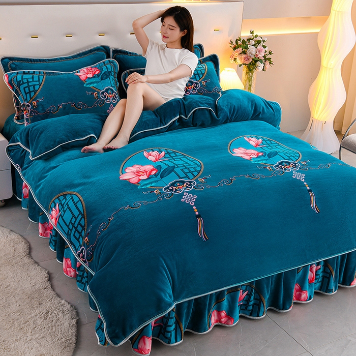 91家纺网 家纺一手货源 找家纺 静缘分 2025新款230克特厚8.5斤牛奶绒金貂绒床裙款保暖四件套-闭月羞花