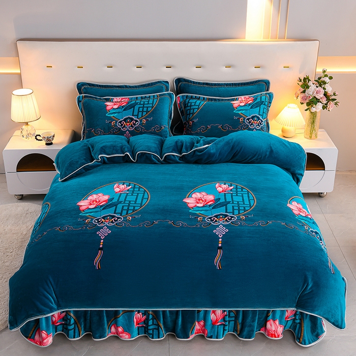 91家纺网 家纺一手货源 找家纺 静缘分 2025新款230克特厚8.5斤牛奶绒金貂绒床裙款保暖四件套-闭月羞花