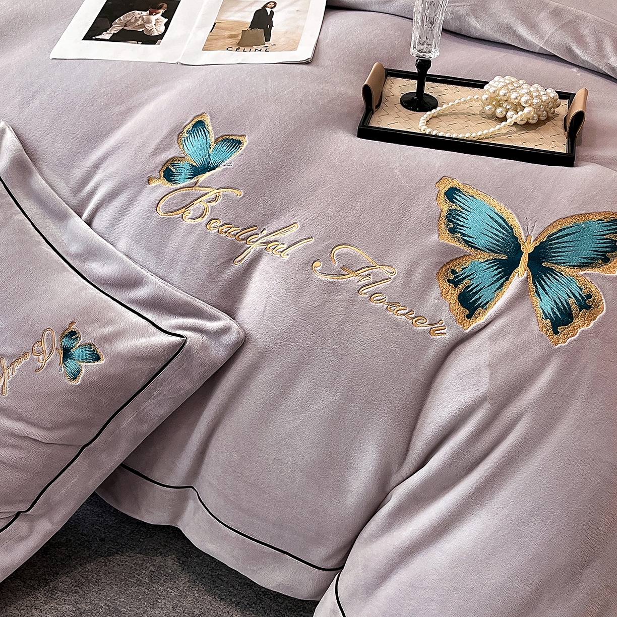 91家纺网 家纺一手货源 找家纺 妮恒美家纺 2025新款牛奶绒刺绣四件套唯美蝴蝶结系列 唯美-梦幻紫