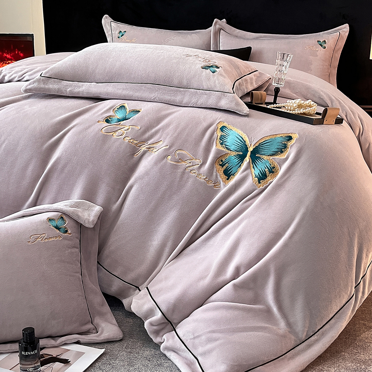 91家纺网 家纺一手货源 找家纺 妮恒美家纺 2025新款牛奶绒刺绣四件套唯美蝴蝶结系列 唯美-梦幻紫