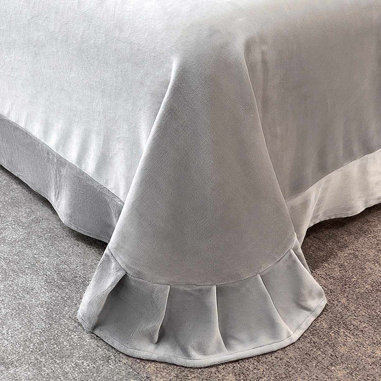 91家纺网 家纺一手货源 找家纺 妮恒美家纺 2025新款牛奶绒刺绣四件套唯美蝴蝶结系列 唯美-浅灰绿