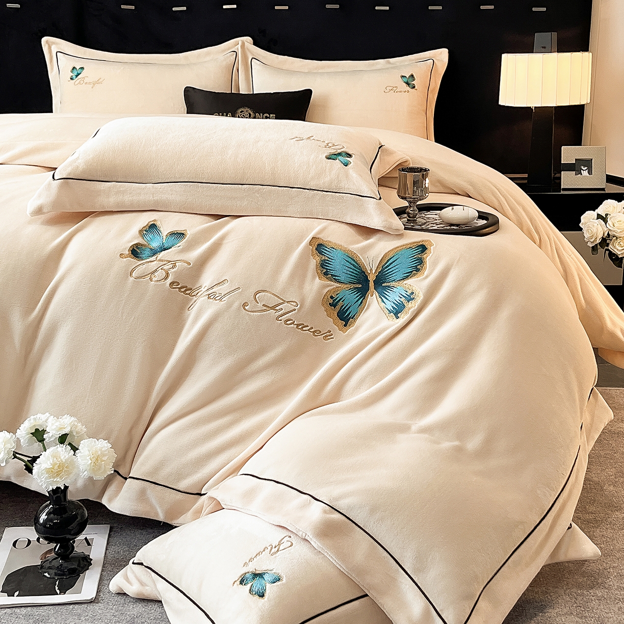 91家纺网 家纺一手货源 找家纺 妮恒美家纺 2025新款牛奶绒刺绣四件套唯美蝴蝶结系列 唯美-白奶咖