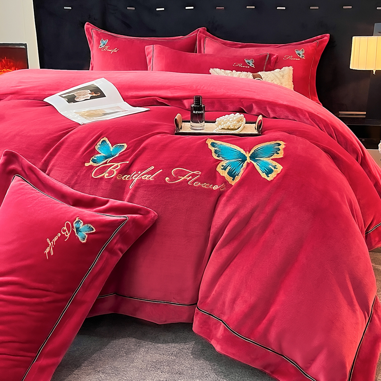 91家纺网 家纺一手货源 找家纺 妮恒美家纺 2025新款牛奶绒刺绣四件套唯美蝴蝶结系列 唯美-富世红