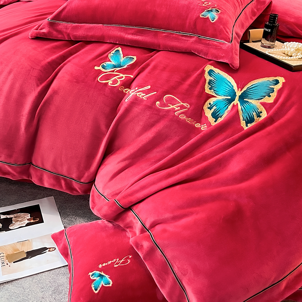 91家纺网 家纺一手货源 找家纺 妮恒美家纺 2025新款牛奶绒刺绣四件套唯美蝴蝶结系列 唯美-富世红