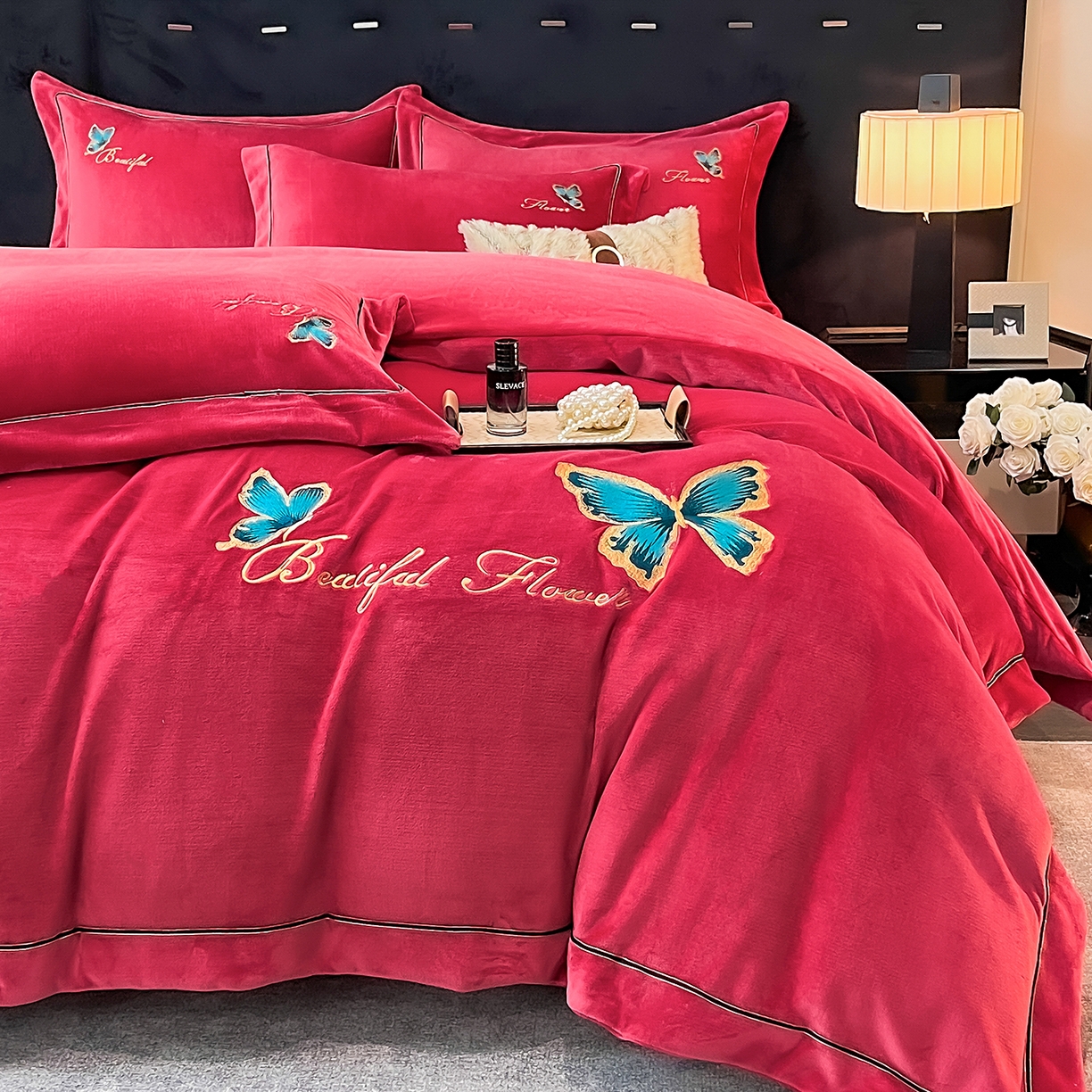 91家纺网 家纺一手货源 找家纺 妮恒美家纺 2025新款牛奶绒刺绣四件套唯美蝴蝶结系列 唯美-富世红