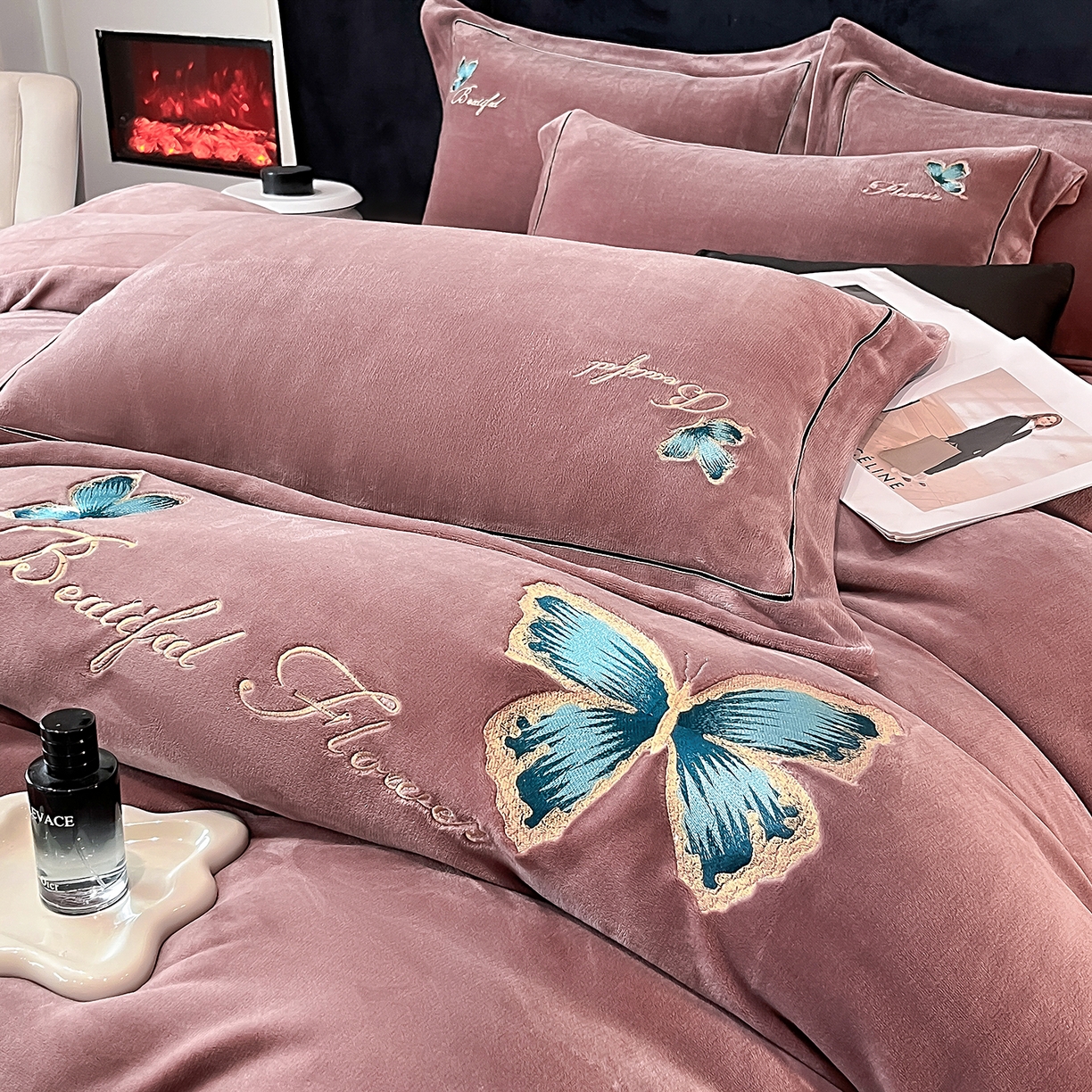 91家纺网 家纺一手货源 找家纺 妮恒美家纺 2025新款牛奶绒刺绣四件套唯美蝴蝶结系列 唯美-相约拿铁