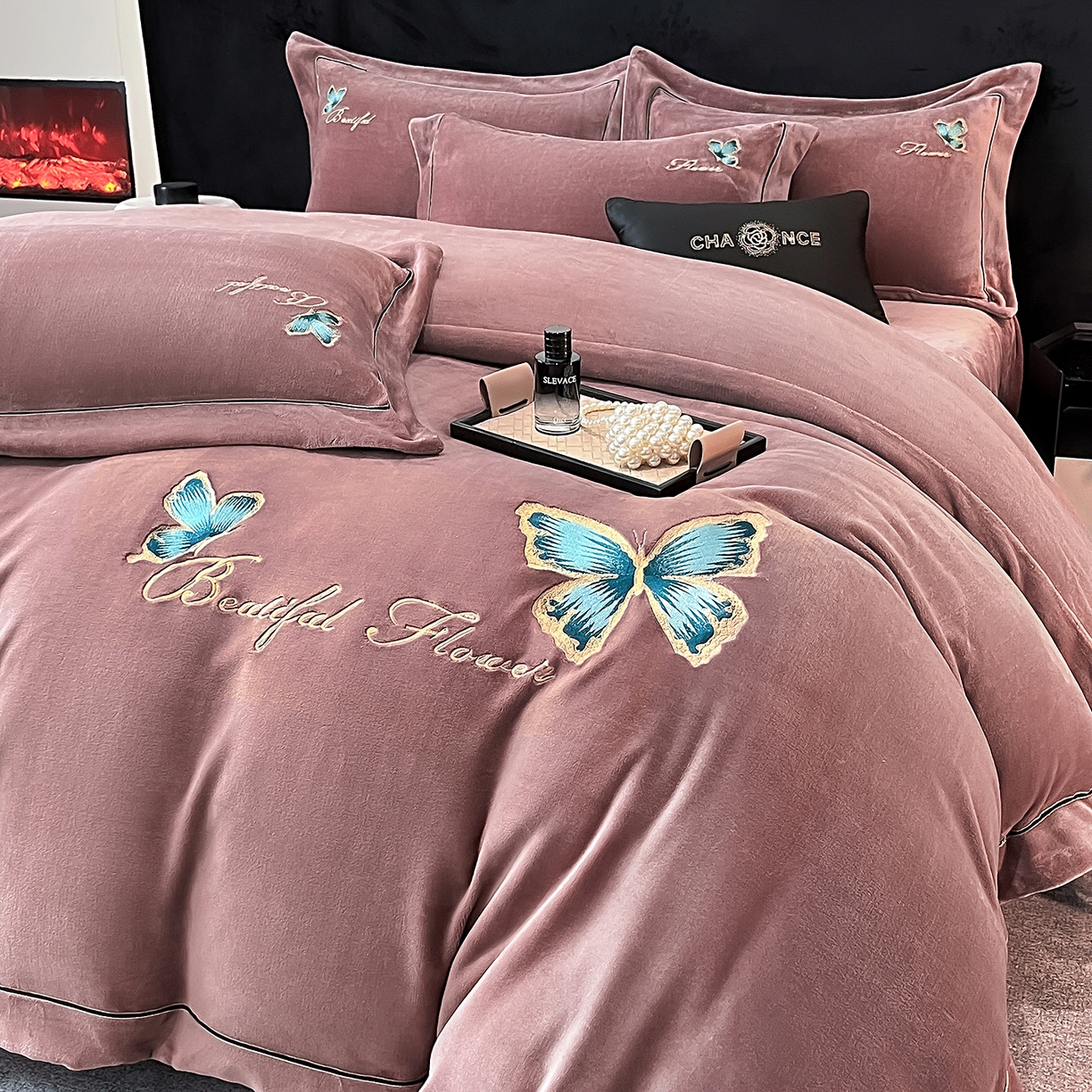 91家纺网 家纺一手货源 找家纺 妮恒美家纺 2025新款牛奶绒刺绣四件套唯美蝴蝶结系列 唯美-相约拿铁