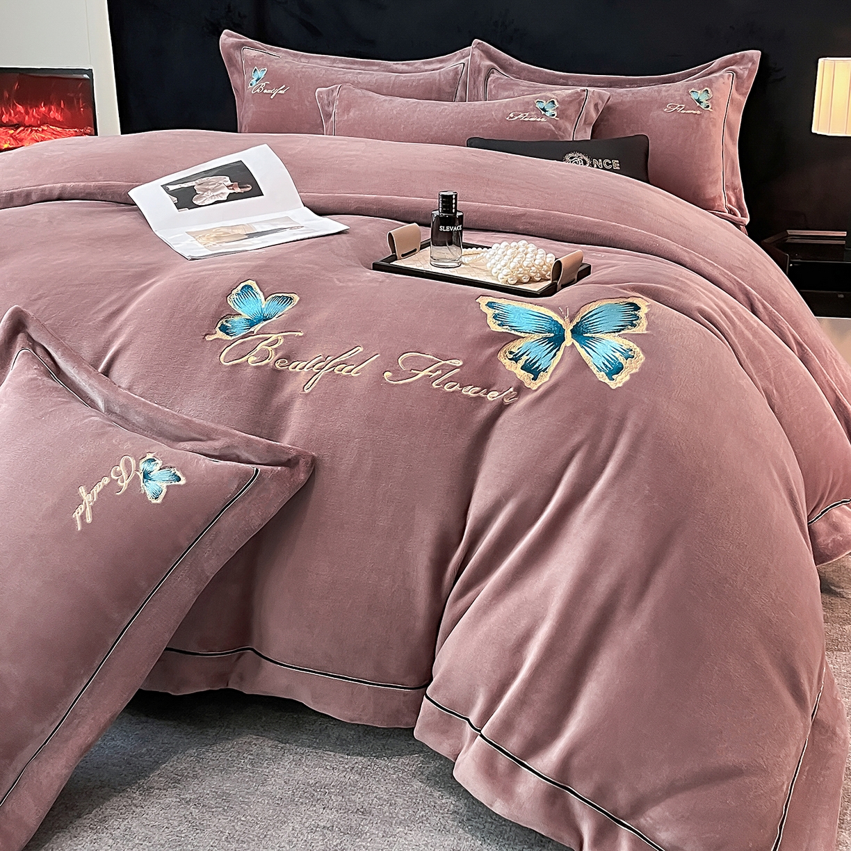 91家纺网 家纺一手货源 找家纺 妮恒美家纺 2025新款牛奶绒刺绣四件套唯美蝴蝶结系列 唯美-相约拿铁