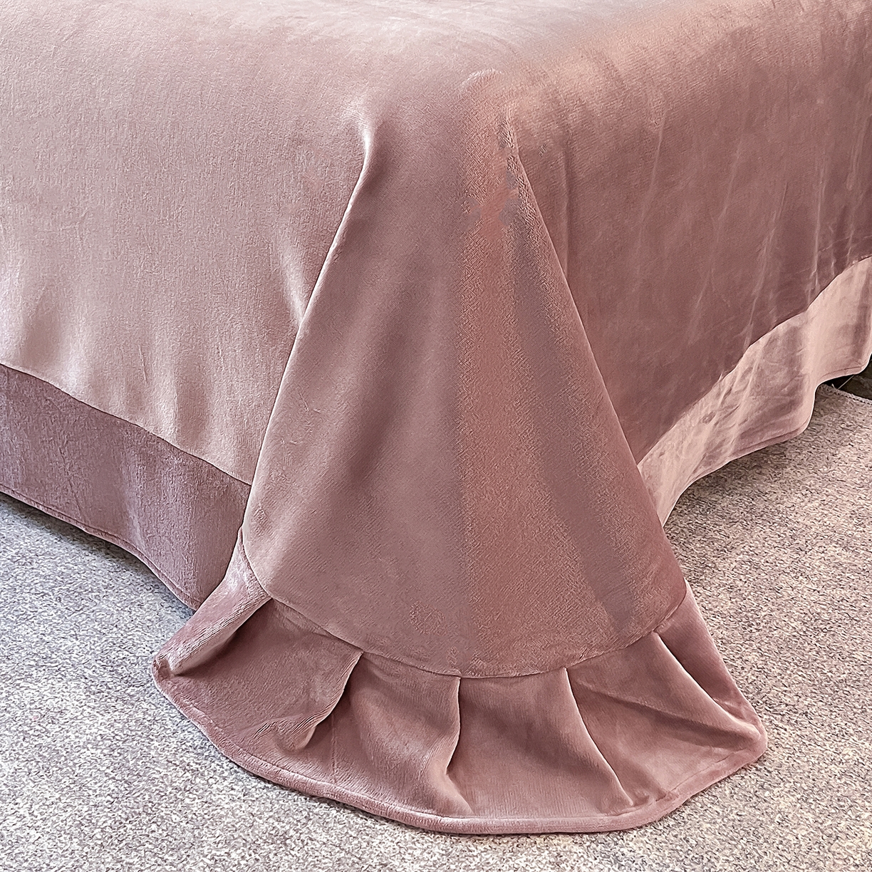 91家纺网 家纺一手货源 找家纺 妮恒美家纺 2025新款牛奶绒刺绣四件套唯美蝴蝶结系列 唯美-相约拿铁