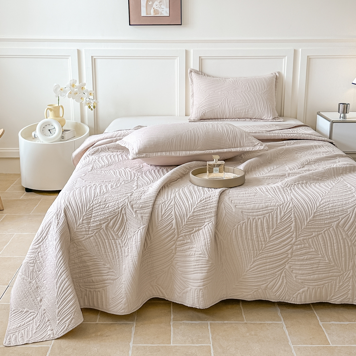 91家纺网 家纺一手货源 找家纺 手艺人家纺 2025新款化纤亲肤床盖三件套 HS-01米色