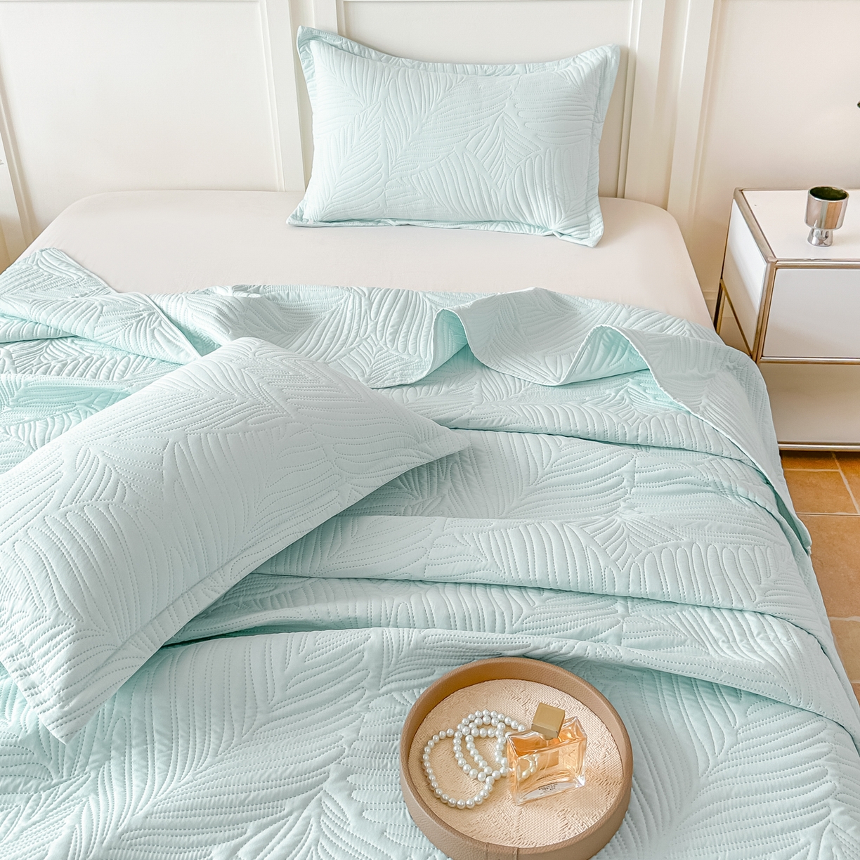 91家纺网 家纺一手货源 找家纺 手艺人家纺 2025新款化纤亲肤床盖三件套 HS-01浅绿