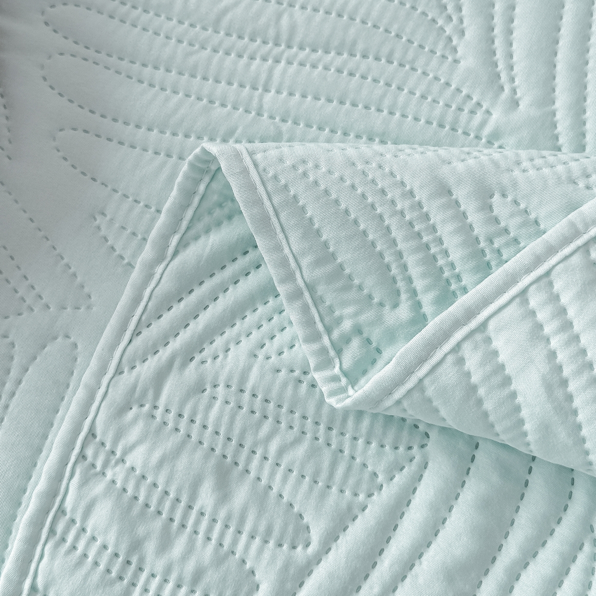 91家纺网 家纺一手货源 找家纺 手艺人家纺 2025新款化纤亲肤床盖三件套 HS-01浅绿