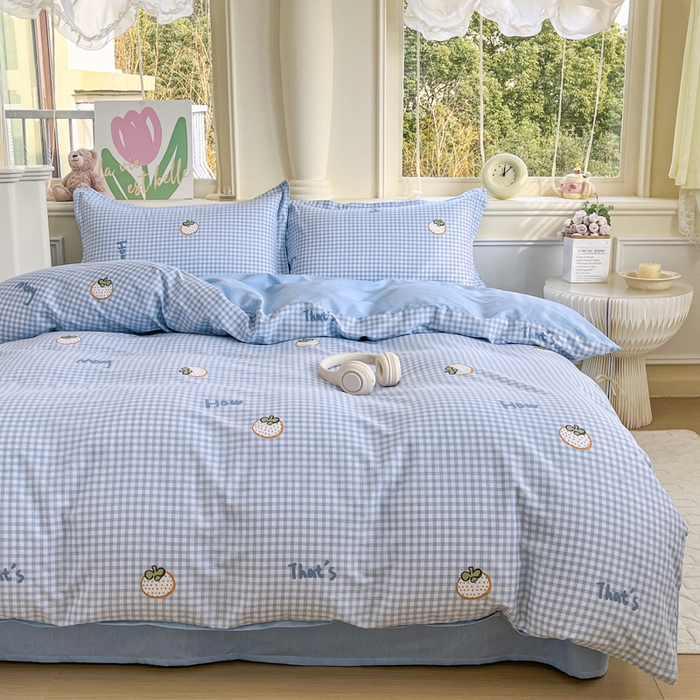 91家纺网 家纺一手货源 找家纺 红淳家纺 2025新款小清新春款12868全棉印花四件套 格纹水果（蓝）