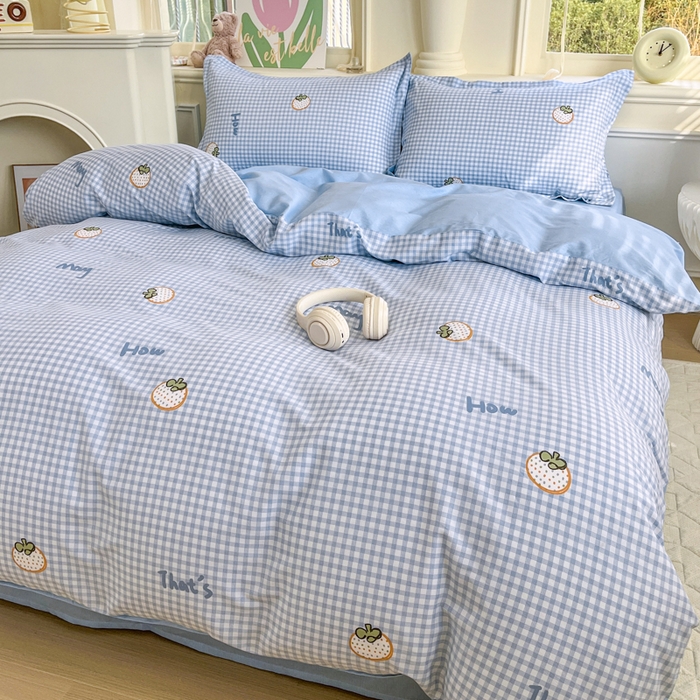 91家纺网 家纺一手货源 找家纺 红淳家纺 2025新款小清新春款12868全棉印花四件套 格纹水果（蓝）