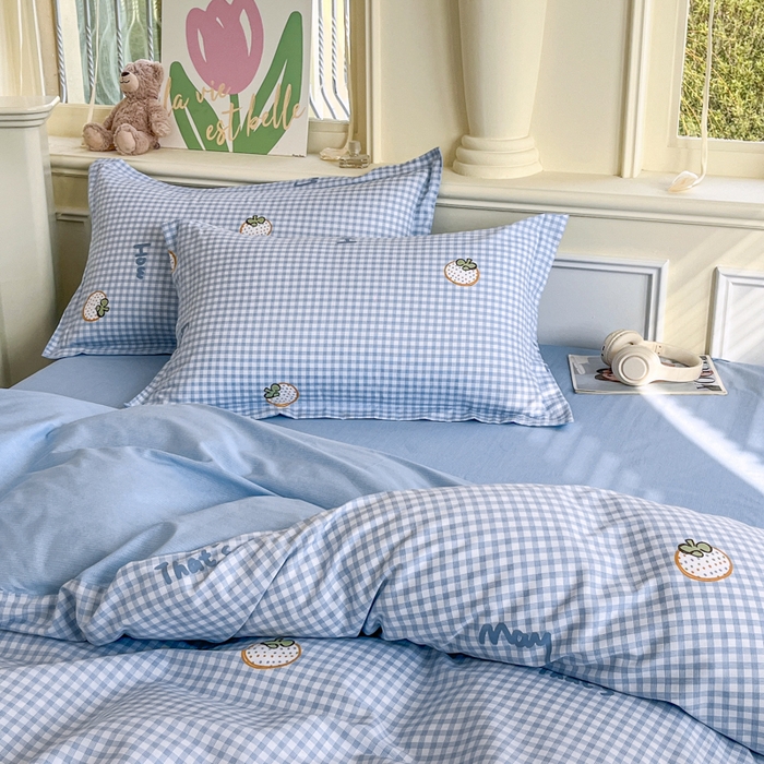 91家纺网 家纺一手货源 找家纺 红淳家纺 2025新款小清新春款12868全棉印花四件套 格纹水果（蓝）