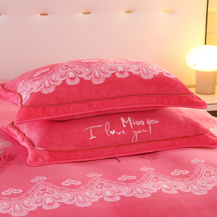 91家纺网 家纺一手货源 找家纺 代芙家纺2025款高克重10斤牛奶绒四件套【下载图片前看下详情公告】粉色花语